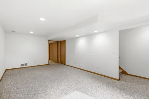 $500,000 | 9 Boothbay Circle, Madison, WI 53717
