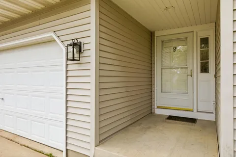 $500,000 | 9 Boothbay Circle, Madison, WI 53717
