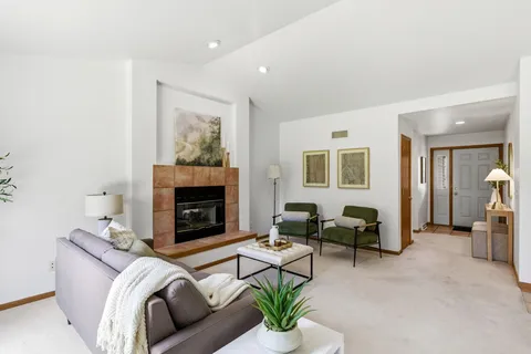 $500,000 | 9 Boothbay Circle, Madison, WI 53717