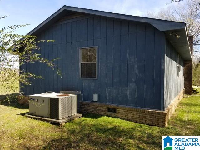 207 Crews Lane Sylacauga, AL 35151 - Photo 4 of 33