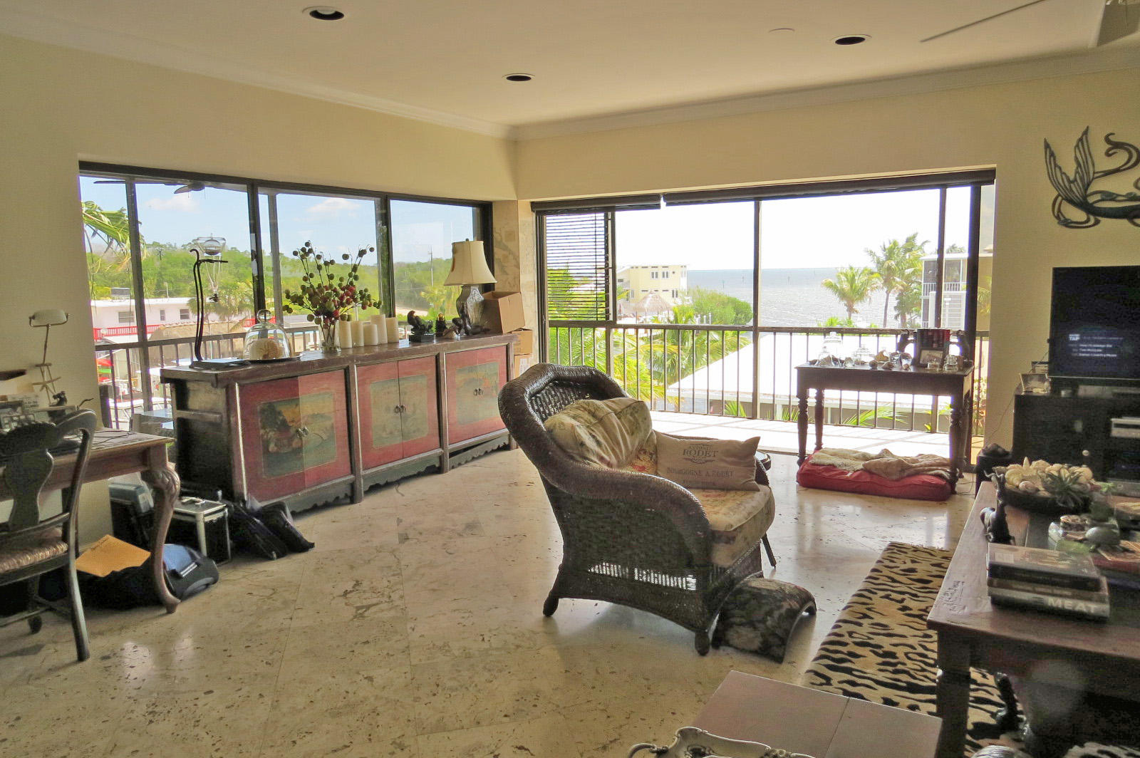 28 South Exuma Road Key Largo, FL 33037 - Photo 11 of 50 Living Room
