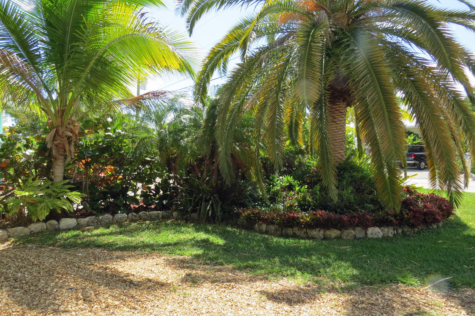28 South Exuma Road Key Largo, FL 33037 - Photo 28 of 50 Front Yard