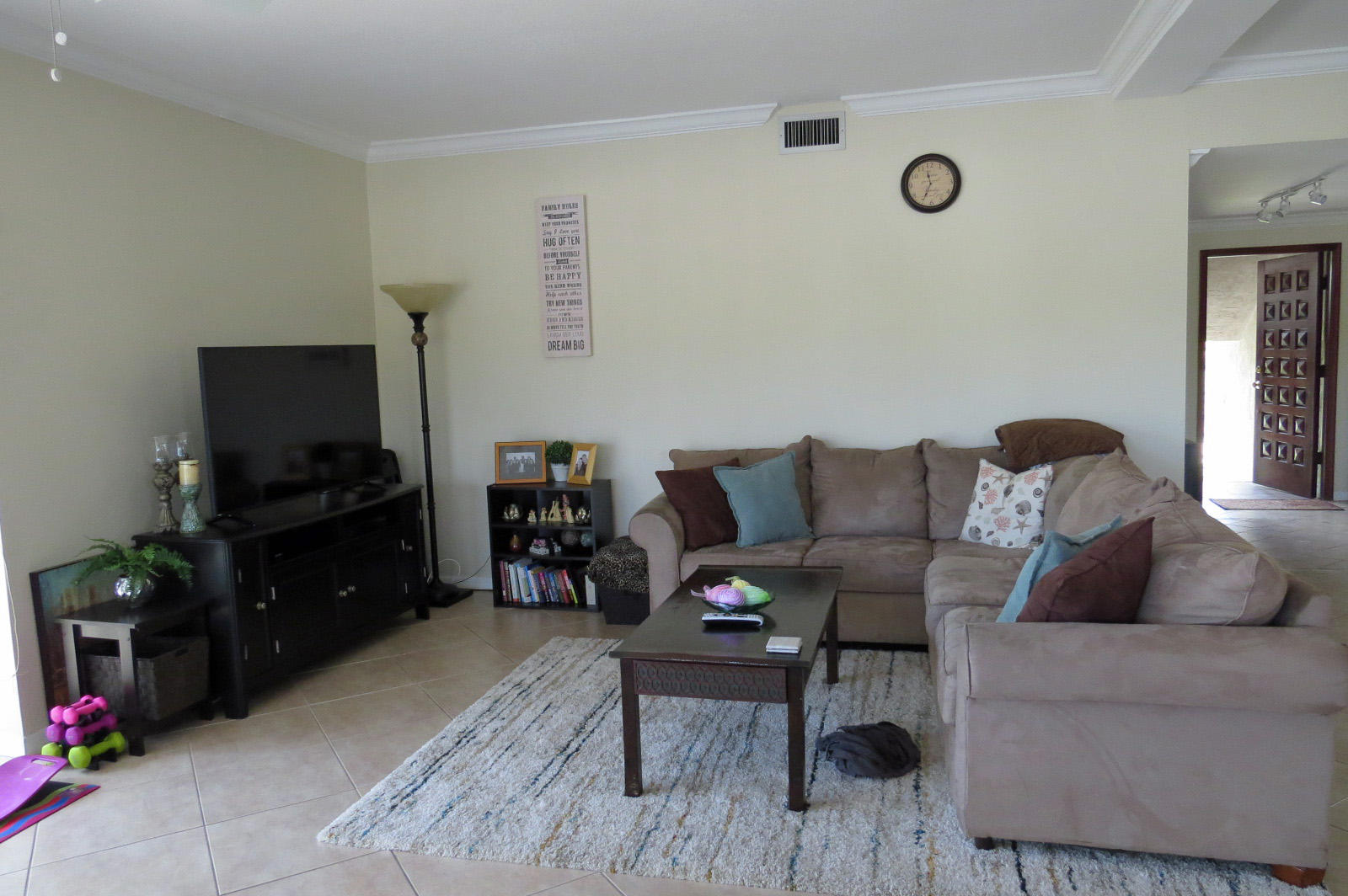 28 South Exuma Road Key Largo, FL 33037 - Photo 33 of 50 Living Room