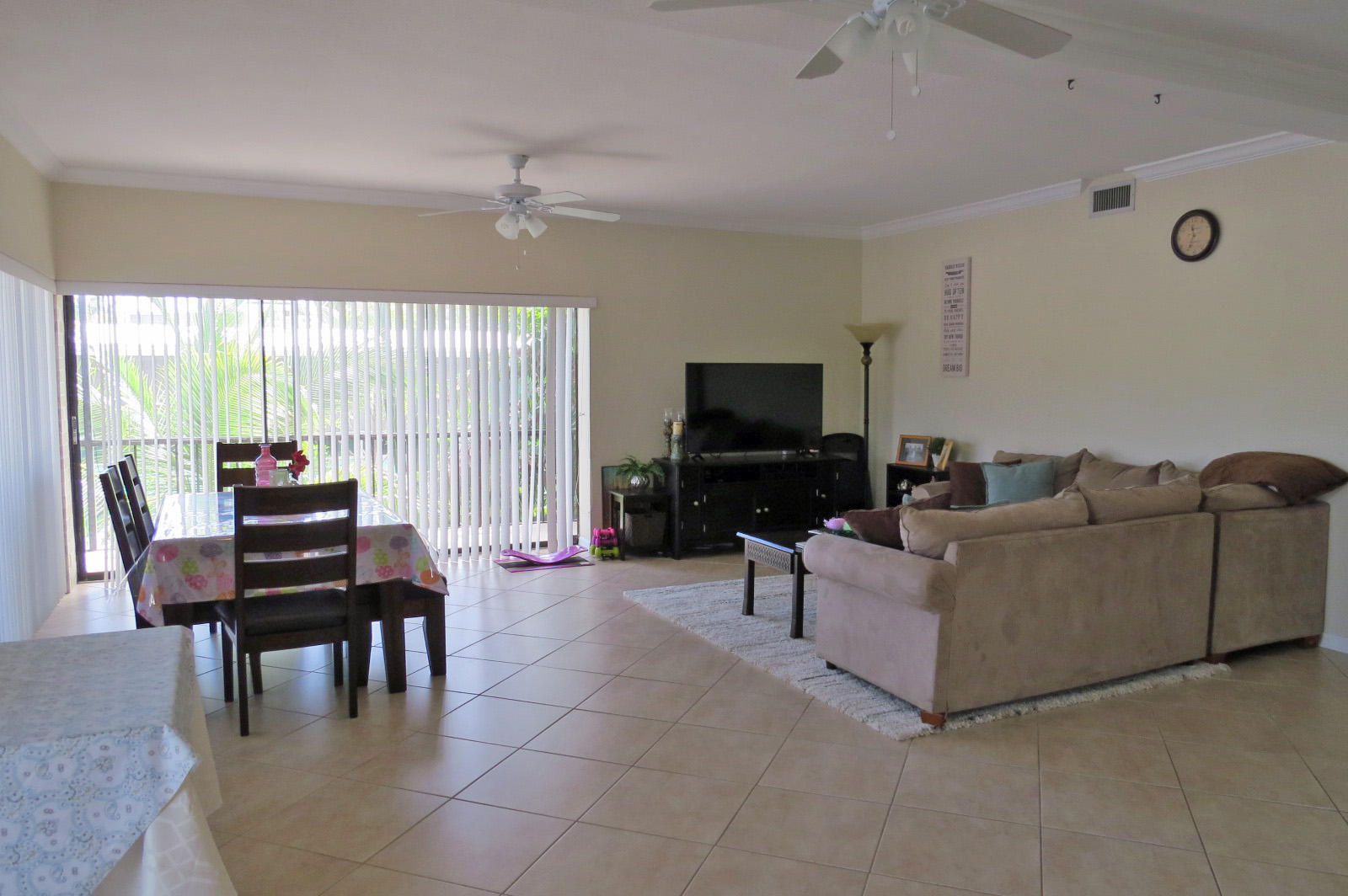 28 South Exuma Road Key Largo, FL 33037 - Photo 34 of 50 Living Area