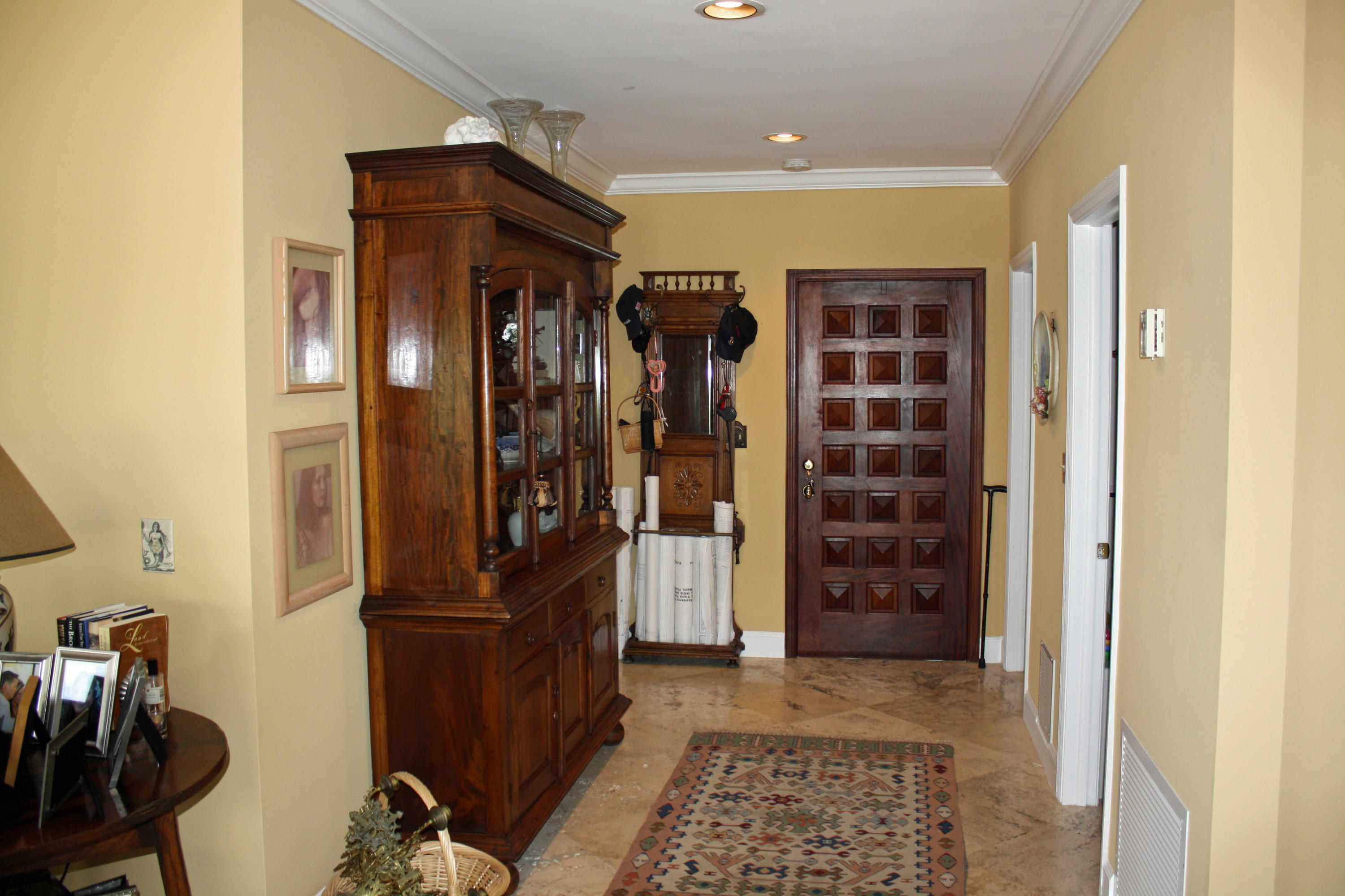 28 South Exuma Road Key Largo, FL 33037 - Photo 8 of 50 Foyer