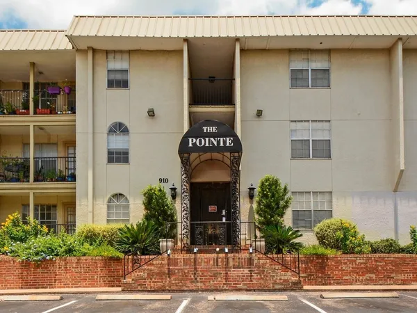$1,200 | 910 Duncan Lane, Unit 26, Austin, TX 78705