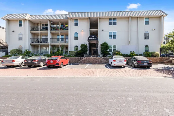 $1,200 | 910 Duncan Lane, Unit 26, Austin, TX 78705