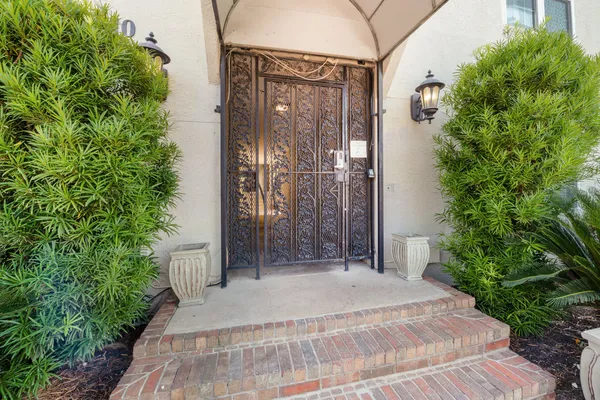 $1,200 | 910 Duncan Lane, Unit 26, Austin, TX 78705