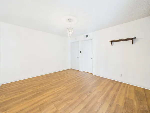 $1,200 | 910 Duncan Lane, Unit 26, Austin, TX 78705