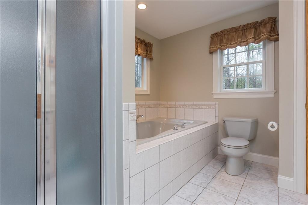 23 Lynch Lane Kittery Point, ME 03905 - Photo 17 of 34 Soaking tub
