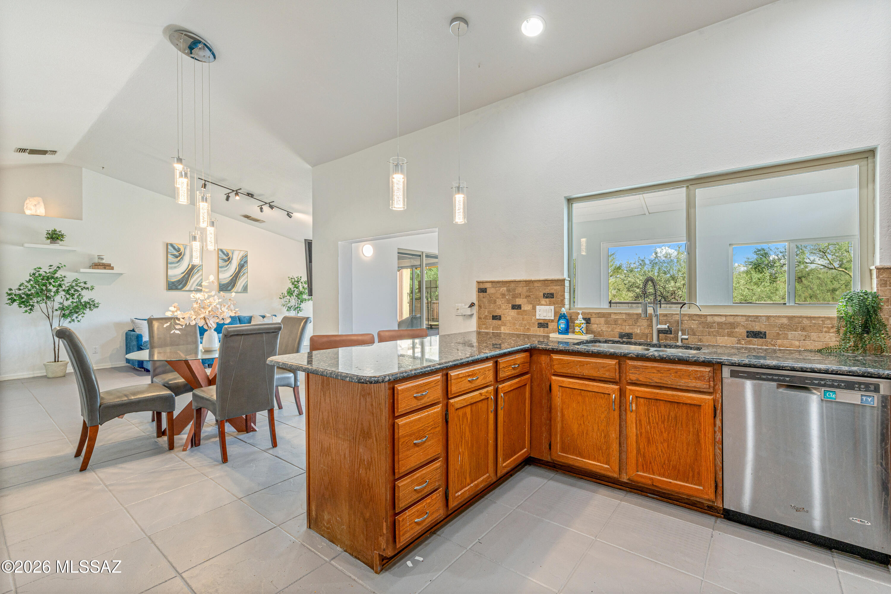 4780 West Hardy Road Tucson, AZ 85742 - Photo 17 of 38 16-Kitchen & Dining