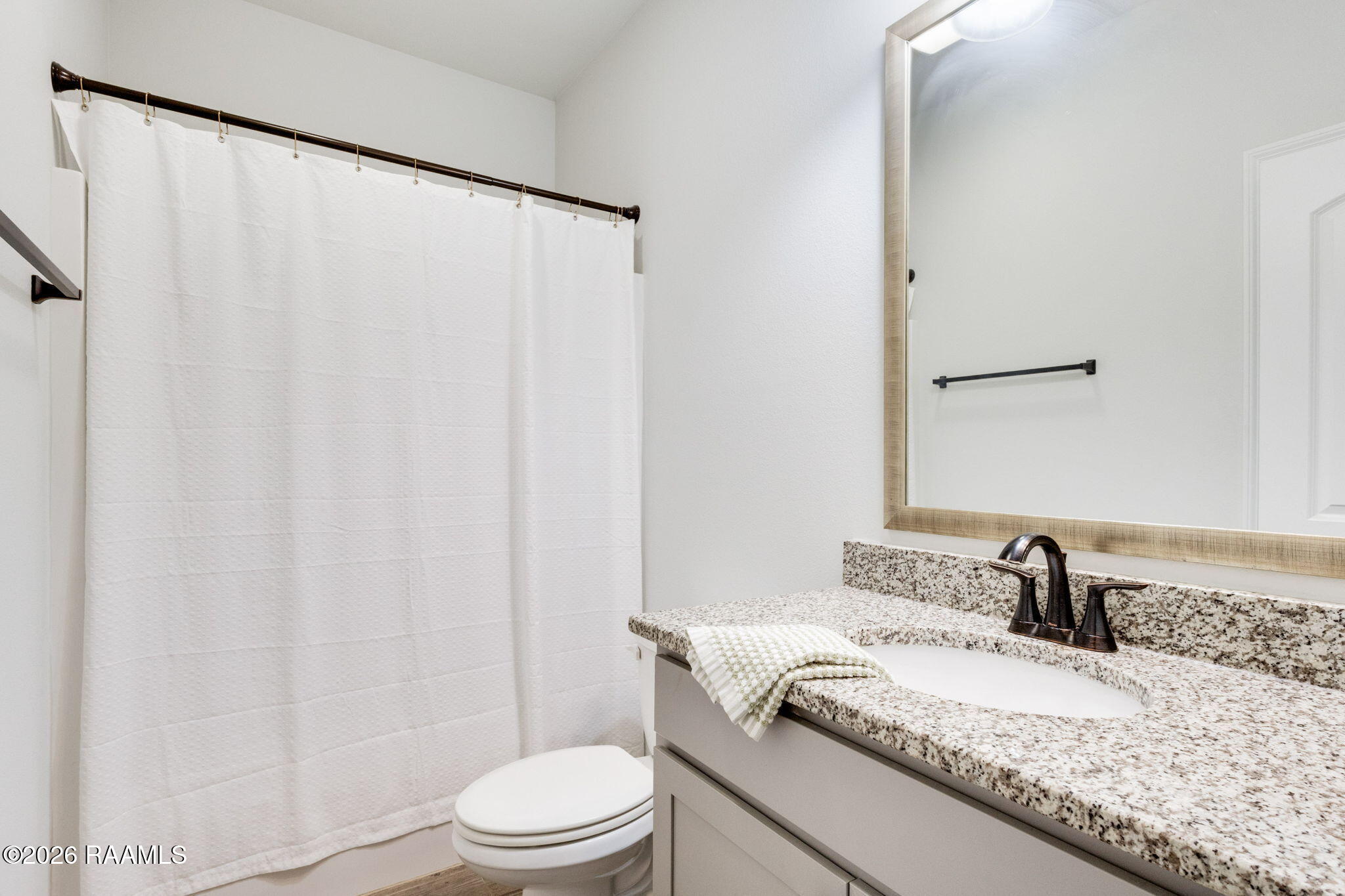120 Sparrowhawk Street Broussard, LA 70518 - Photo 18 of 21 SP guest bath