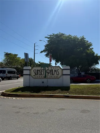 $2,100 | 7256 Southwest 94th Place, Unit A8, Miami, FL 33173