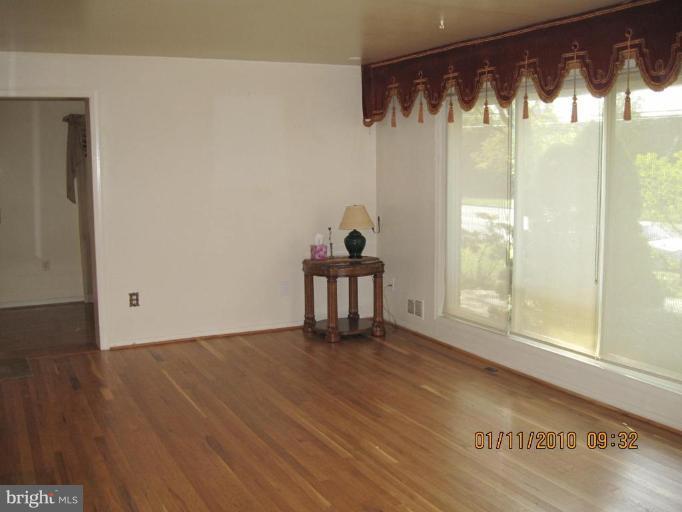 7301 Loisdale Road Springfield, VA 22150 - Photo 4 of 19 Family Room
