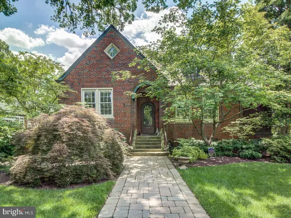 $9,000 | 3808 Cathedral Avenue Northwest, Washington, DC 20016
