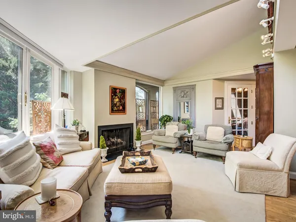 $9,000 | 3808 Cathedral Avenue Northwest, Washington, DC 20016