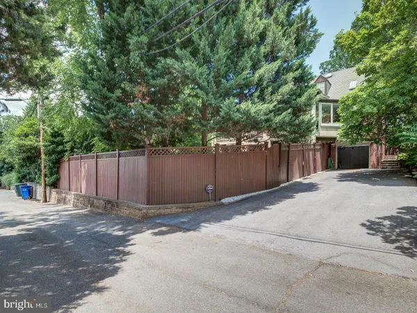 $9,000 | 3808 Cathedral Avenue Northwest, Washington, DC 20016