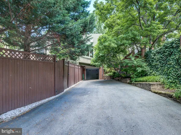 $9,000 | 3808 Cathedral Avenue Northwest, Washington, DC 20016