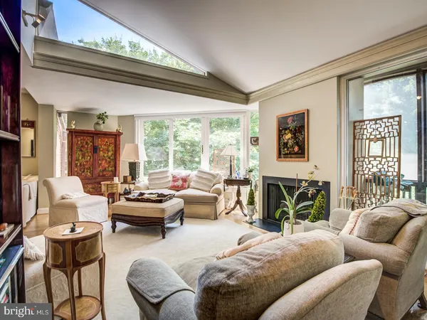 $9,000 | 3808 Cathedral Avenue Northwest, Washington, DC 20016