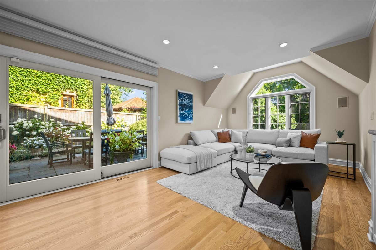 299 Vernon Avenue Glencoe, IL 60022 - Photo 11 of 42 a living room with furniture and a large window
