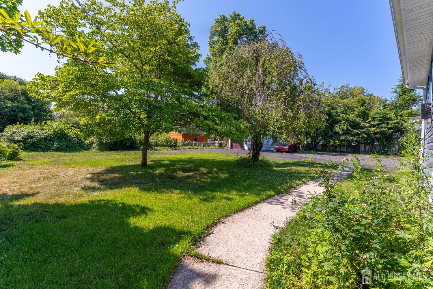 341 Mountain View Terrace Dunellen, NJ 08812 - Photo 7 of 28