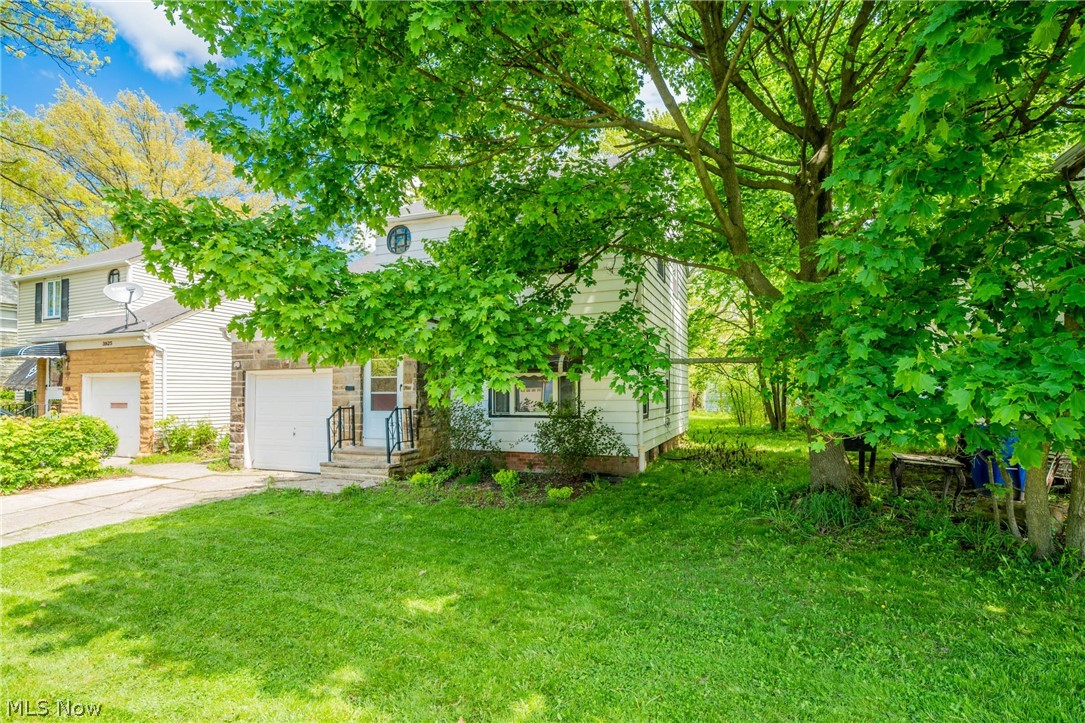 3929 Strandhill Road Cleveland, OH 44128 - Photo 3 of 26 Gallery Image 3