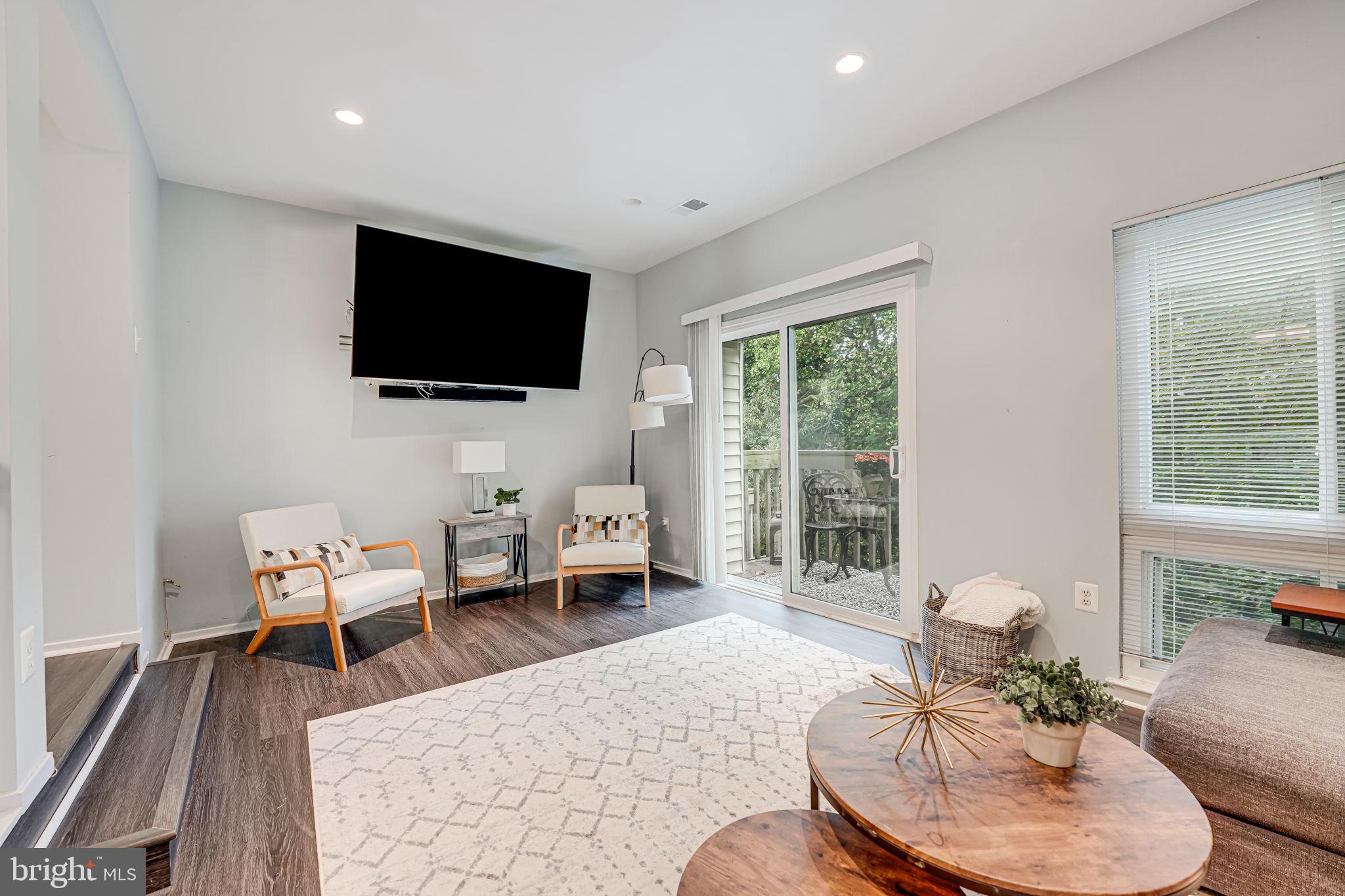 7910 Spring Forest Court Springfield, VA 22152 - Photo 11 of 33 recessed lighting