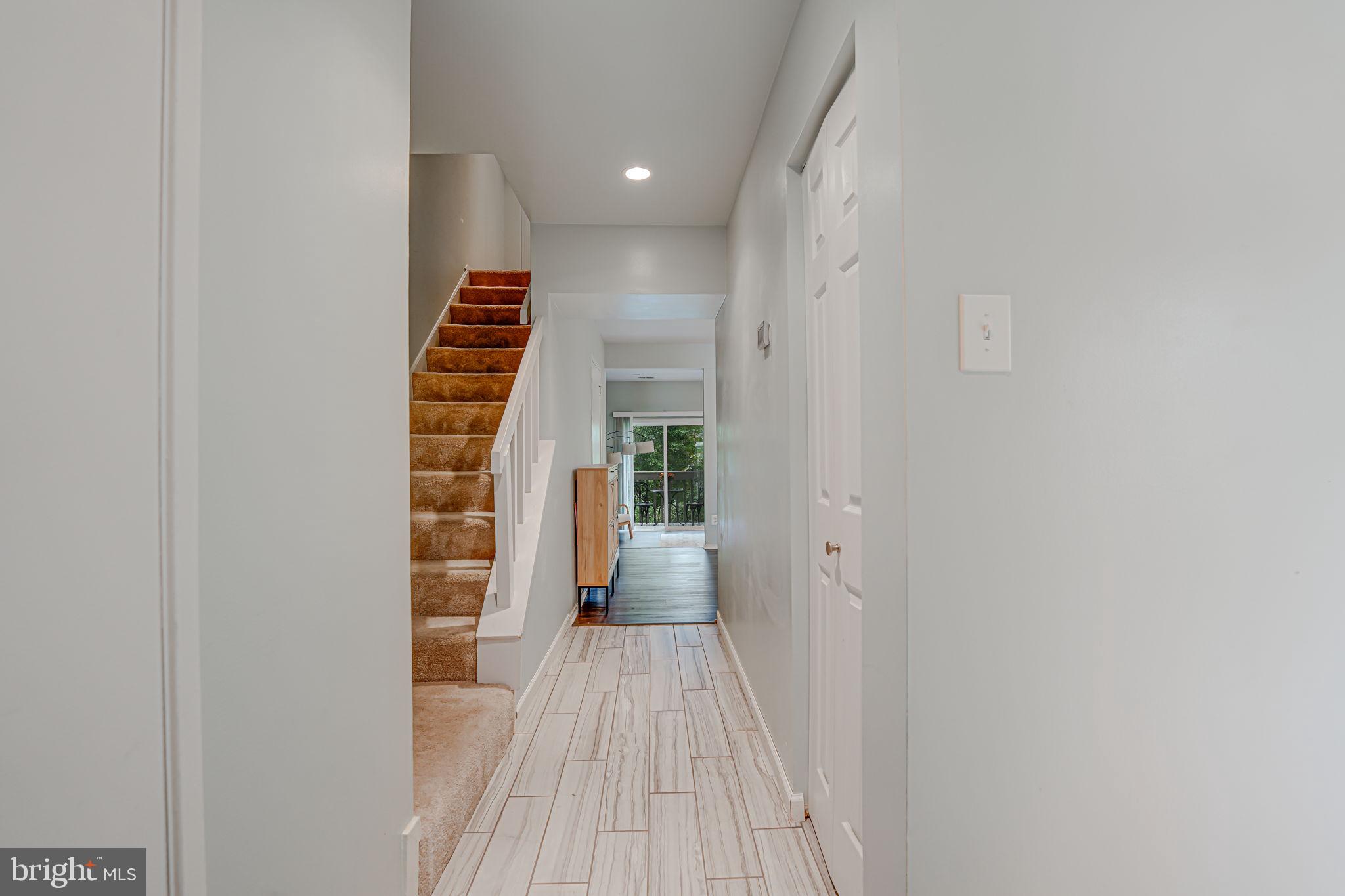 7910 Spring Forest Court Springfield, VA 22152 - Photo 14 of 33 front hall