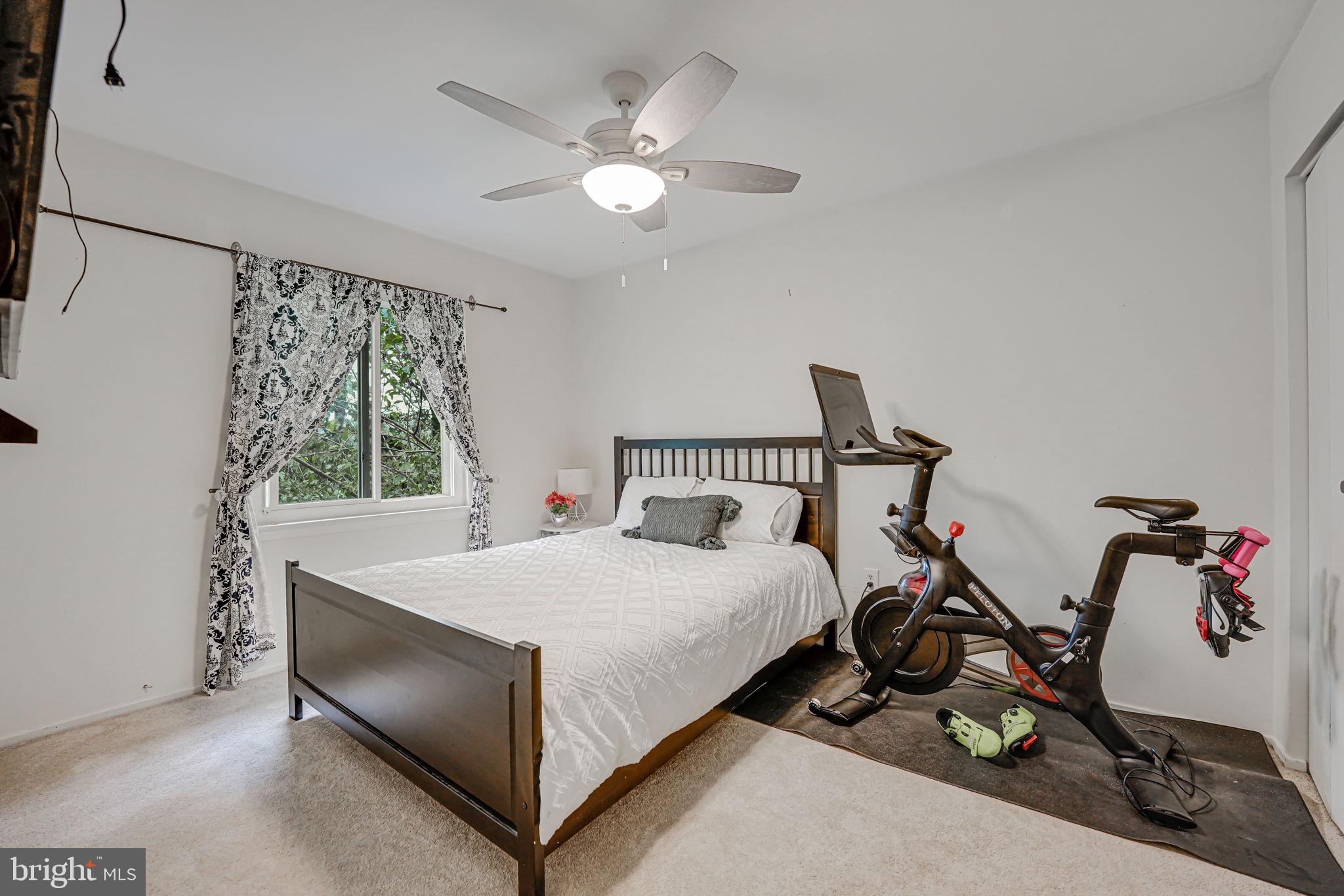 7910 Spring Forest Court Springfield, VA 22152 - Photo 26 of 33 third bedroom