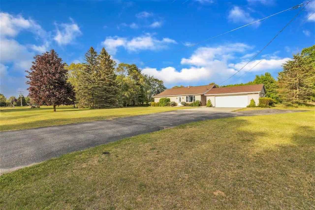 6814 North Winans Road Alma, MI 48801 - Photo 3 of 65 1888161-2.JPG