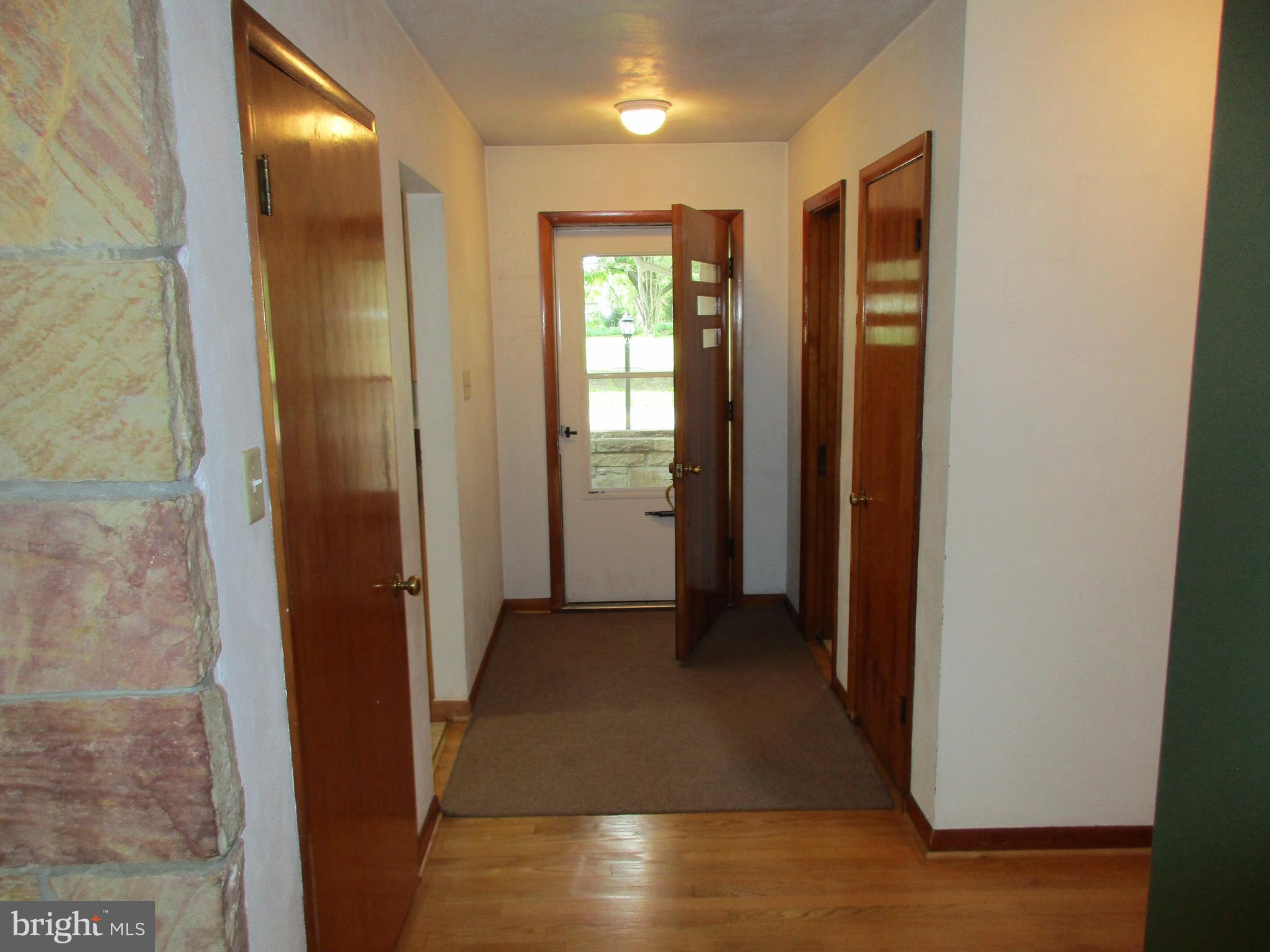 175 Johnsons Mill Road Berkeley Springs, WV 25411 - Photo 11 of 30 Interior (General)