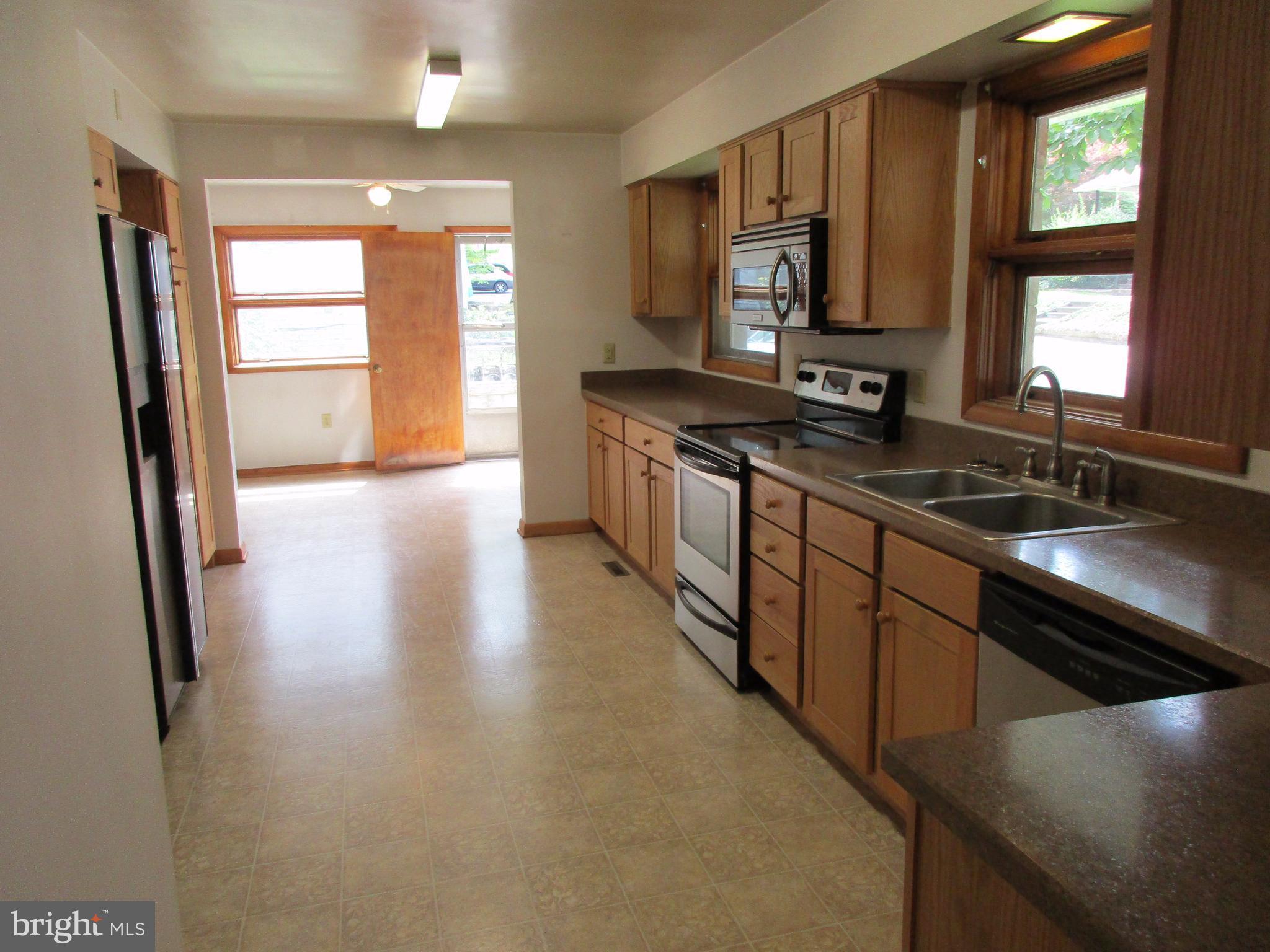 175 Johnsons Mill Road Berkeley Springs, WV 25411 - Photo 7 of 30 Kitchen