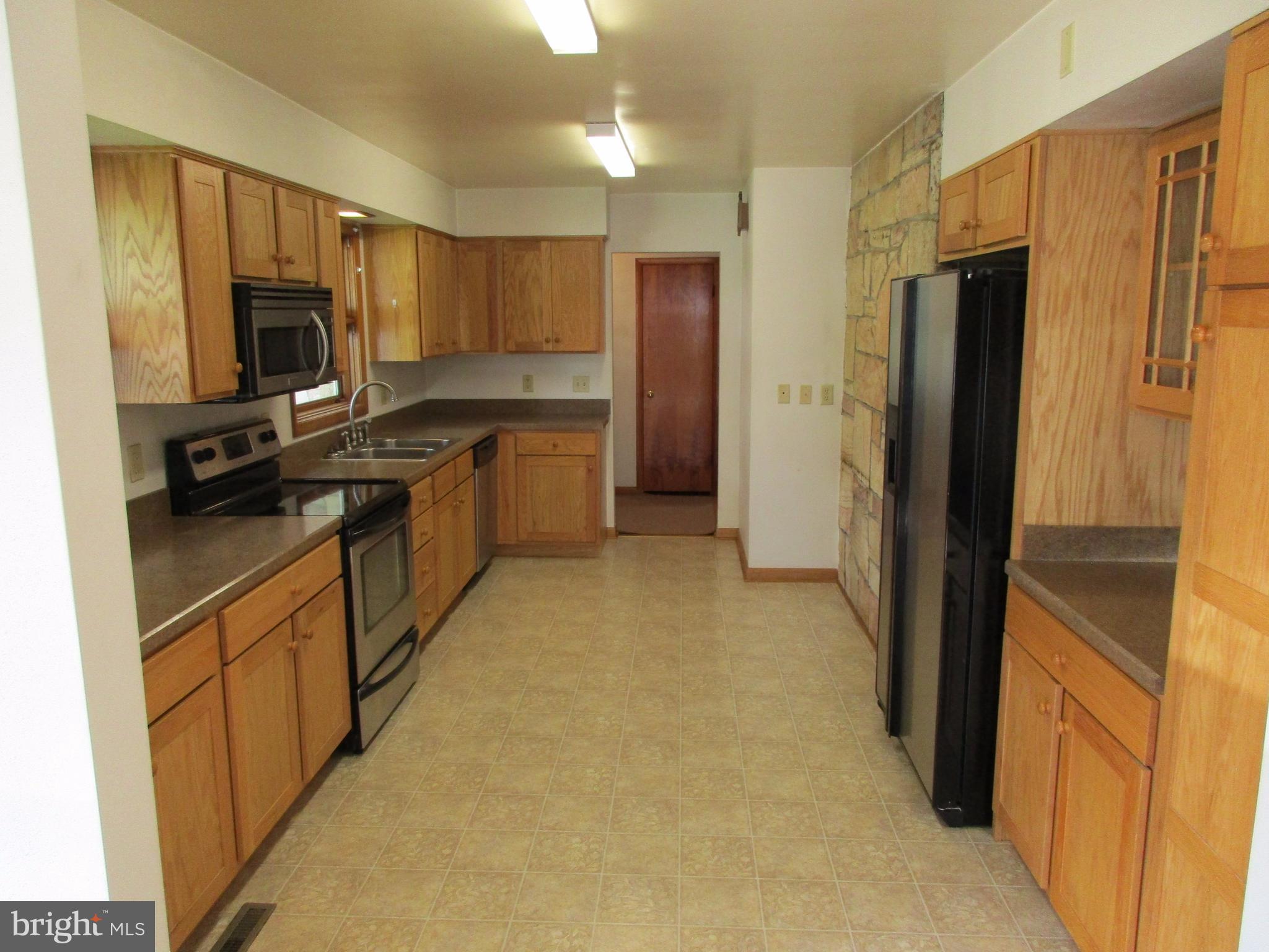 175 Johnsons Mill Road Berkeley Springs, WV 25411 - Photo 9 of 30 Kitchen