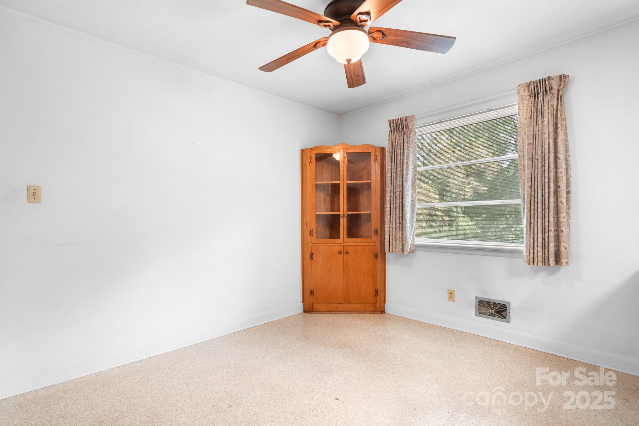 4955 Midway Sand Road Hickory, NC 28601 - Photo 12 of 32