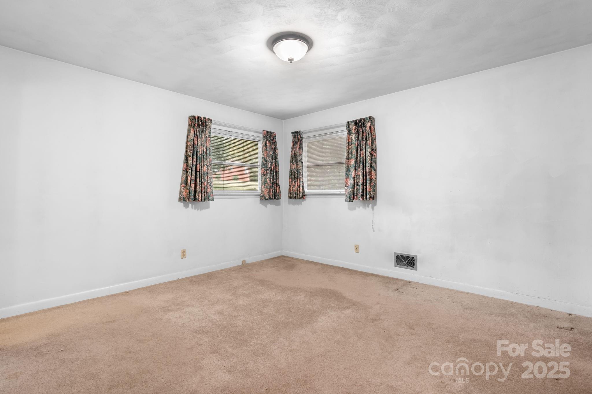 4955 Midway Sand Road Hickory, NC 28601 - Photo 19 of 32