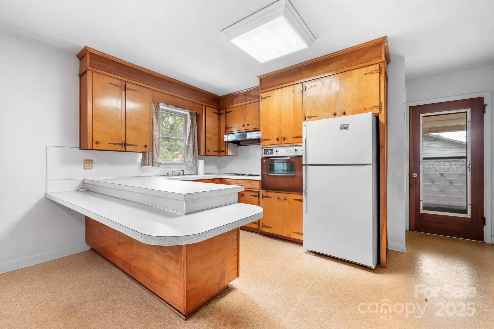 4955 Midway Sand Road Hickory, NC 28601 - Photo 8 of 32