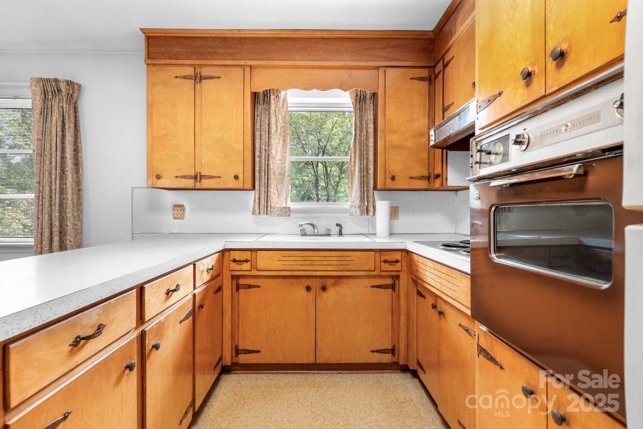 4955 Midway Sand Road Hickory, NC 28601 - Photo 9 of 32