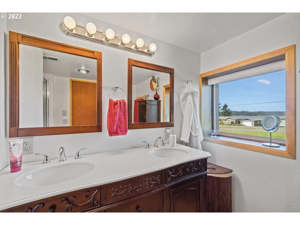 26255 Sandlake Road Cloverdale, OR 97112 - Photo 7 of 32 Gallery Image 7
