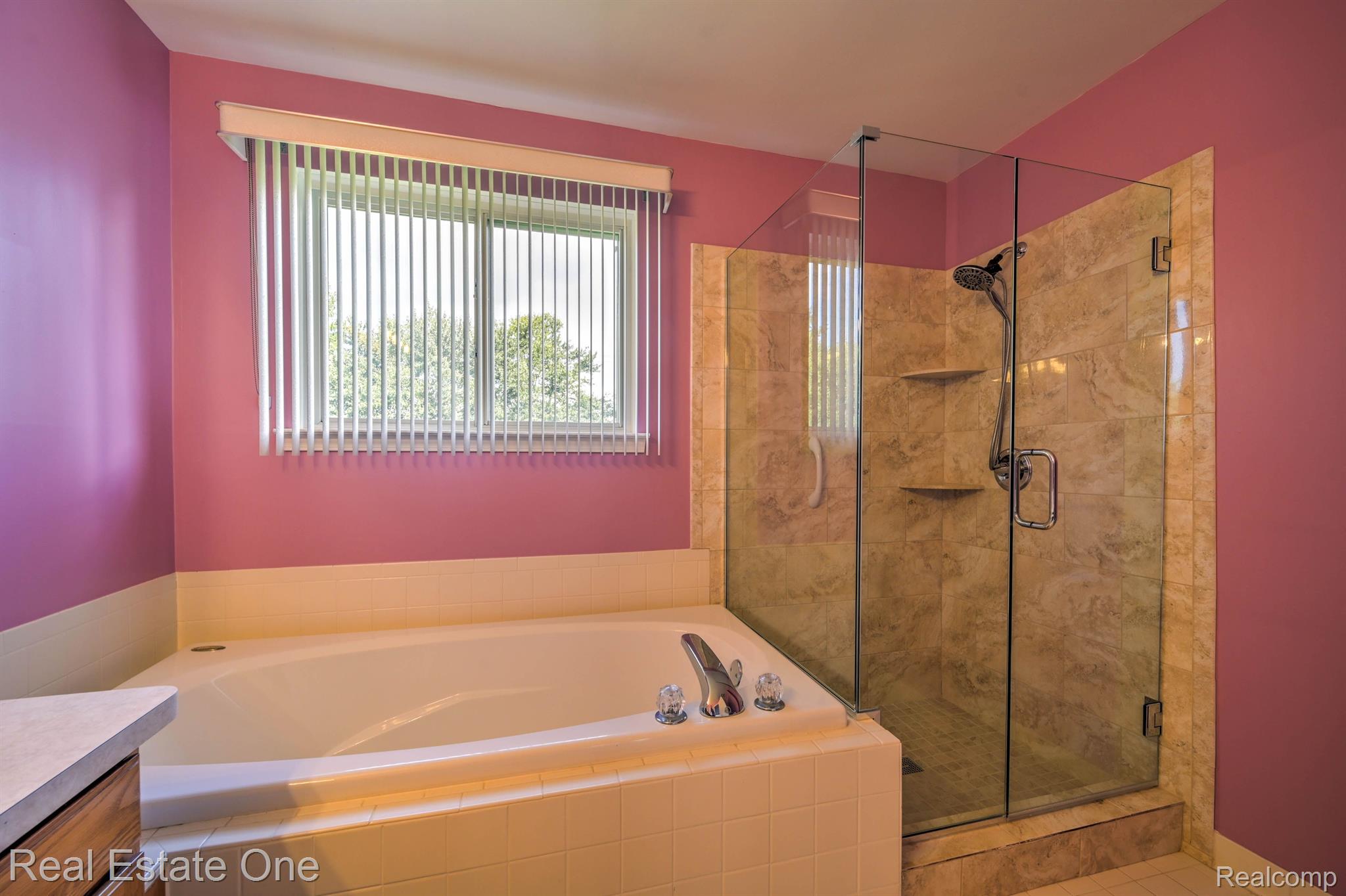 1400 Lee Wood Ridge Road Walled Lake, MI 48390 - Photo 23 of 42 Primary Bathroom View 2