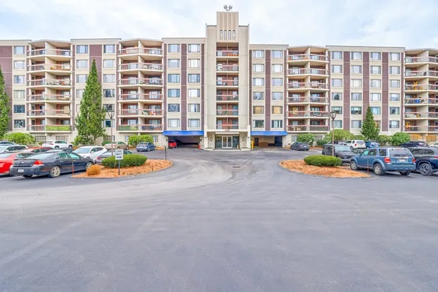 $1,200 | 1550 Worcester Road, Unit 621, Framingham, MA 01702