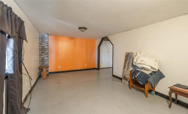 $179,000 | 1325 West Crest Drive, Houston, MO 65483