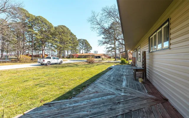 $179,000 | 1325 West Crest Drive, Houston, MO 65483