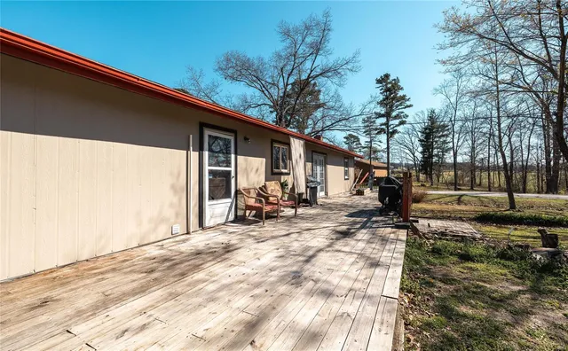 $179,000 | 1325 West Crest Drive, Houston, MO 65483