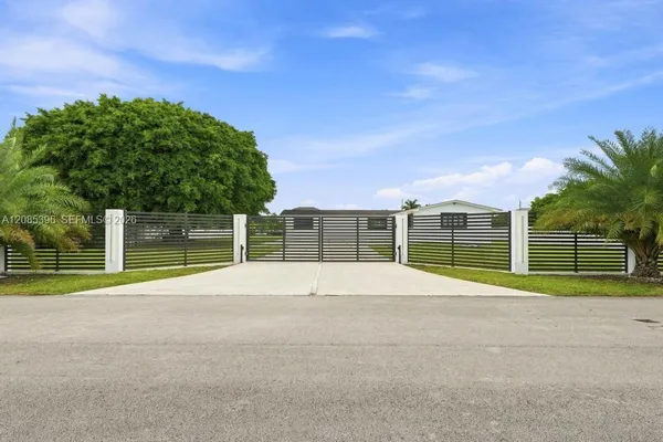 $1,999,900 | 100 Northwest 120th Avenue, Miami, FL 33182