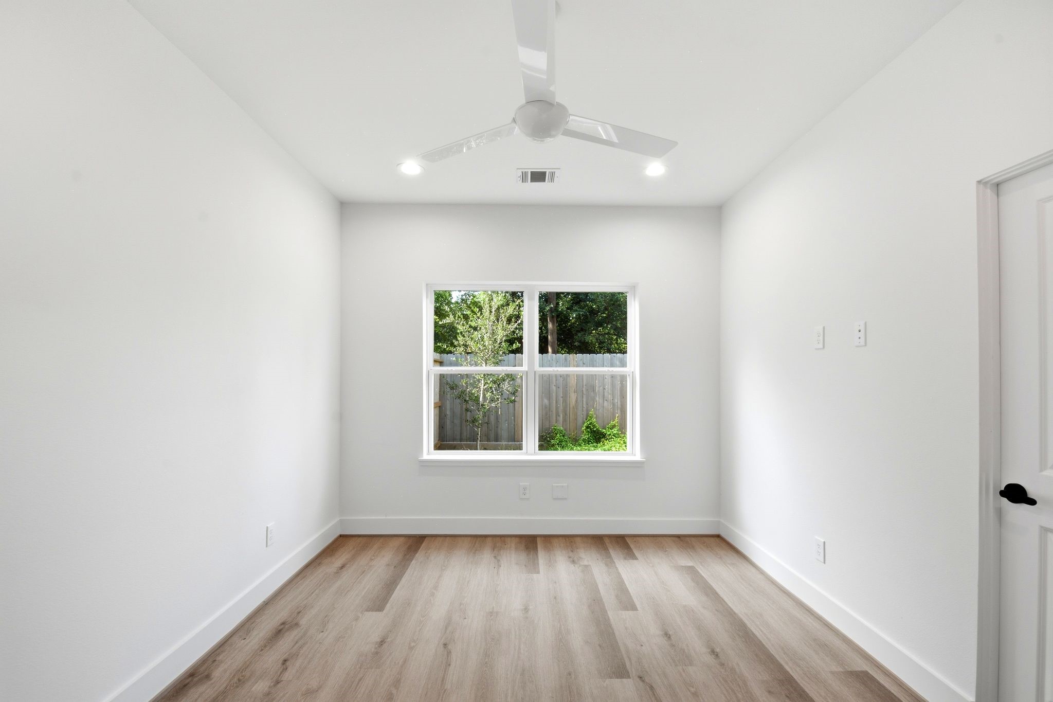 7709 Earl Rudder Way Houston, TX 77055 - Photo 14 of 50 Gallery Image 14