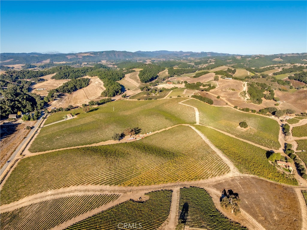 3000 Oakdale Road Paso Robles, CA 93446 - Photo 6 of 26 Aerial view from east parcel.