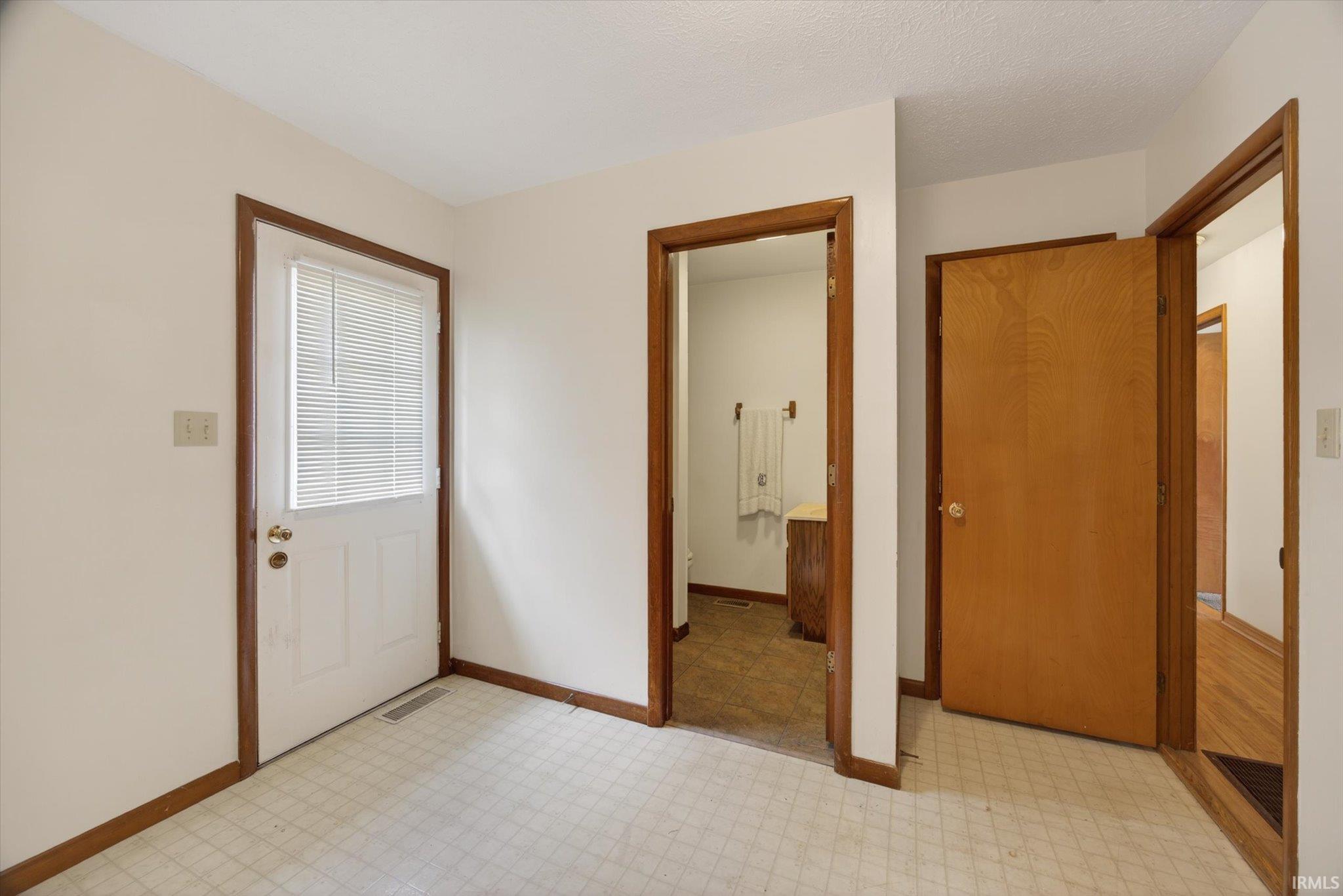 8380 South Fairfax Road Bloomington, IN 47401 - Photo 15 of 38