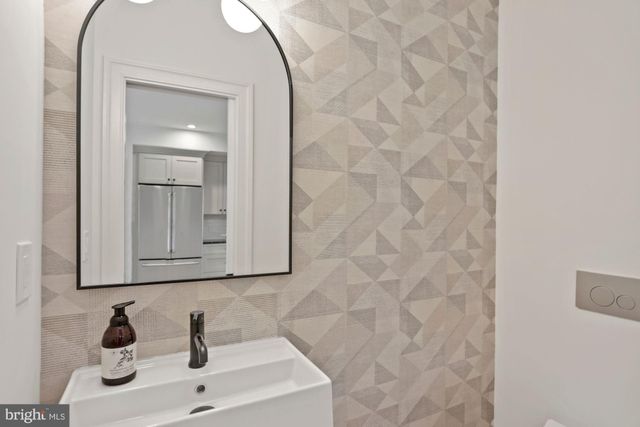 $1,650,000 | 953 14th Street Southeast, Washington, DC 20003