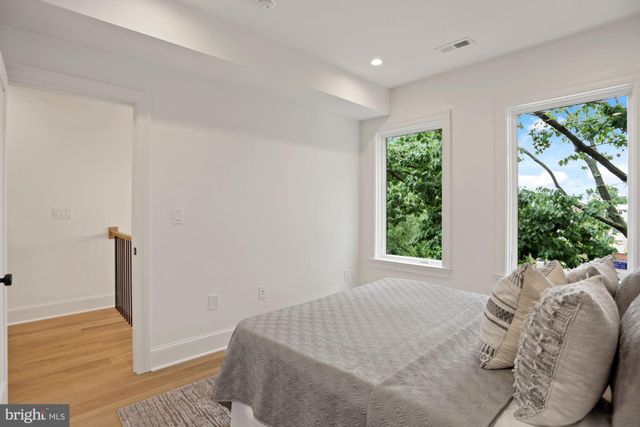 $1,650,000 | 953 14th Street Southeast, Washington, DC 20003