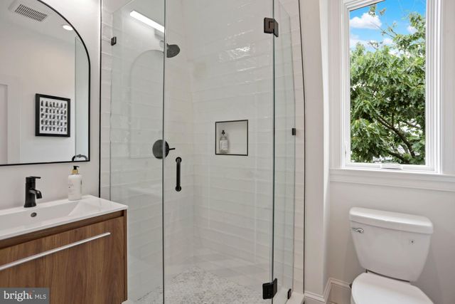 $1,650,000 | 953 14th Street Southeast, Washington, DC 20003